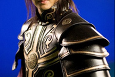 Bae Yong Joon lột xác