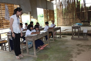 Bị cắt phụ cấp thu hút vì là giáo viên biệt phái, đúng hay sai?