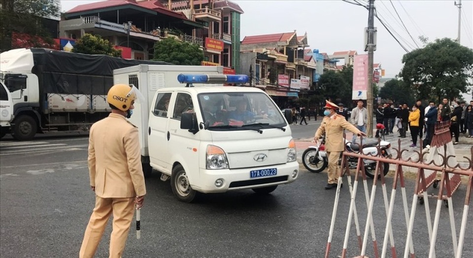 Con nuôi Đường Nhuệ khai hành hung người theo phản xạ ?! - 2 Con nuôi Đường Nhuệ khai hành hung người theo phản xạ ?! - 2