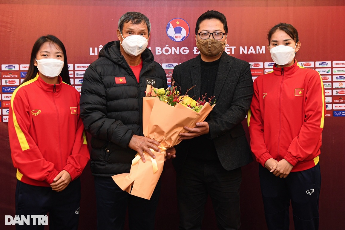 HLV Mai Đức Chung: Nếu còn sức khỏe, tôi sẽ dẫn dắt đội nữ dự World Cup - 1 HLV Mai Đức Chung: Nếu còn sức khỏe, tôi sẽ dẫn dắt đội nữ dự World Cup - 1