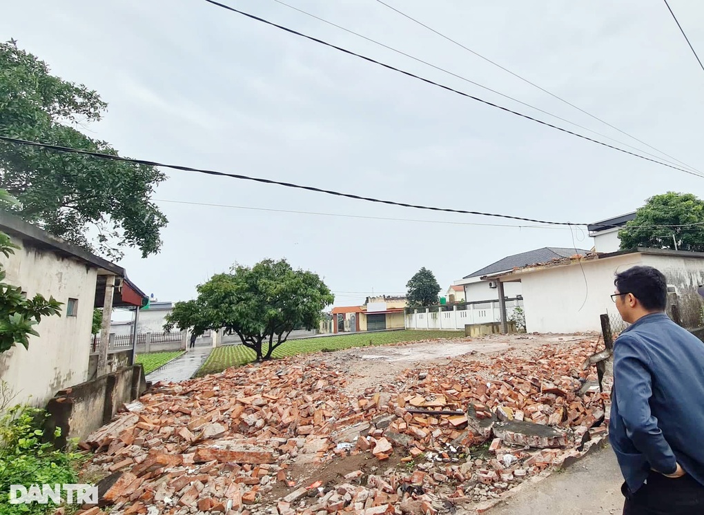 Thị trường xì hơi đột ngột, nhà đầu tư đất nền tỉnh lẻ ồ ạt tháo chạy - 1 Thị trường xì hơi đột ngột, nhà đầu tư đất nền tỉnh lẻ ồ ạt tháo chạy - 1