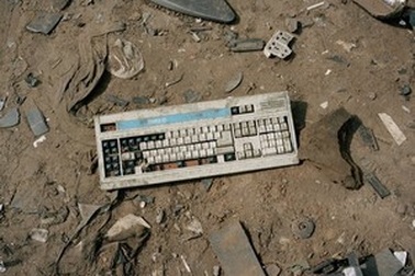 Hình ảnh đáng sợ bên trong những “bãi rác công nghệ” trên thế giới