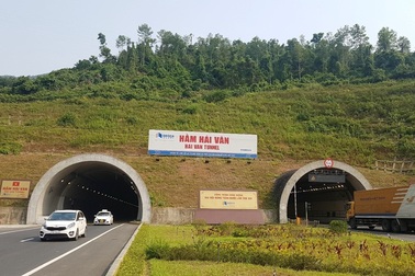 Tỉnh Thừa Thiên Huế kiến nghị lùi tăng phí qua hầm Hải Vân tới ngày 1/6