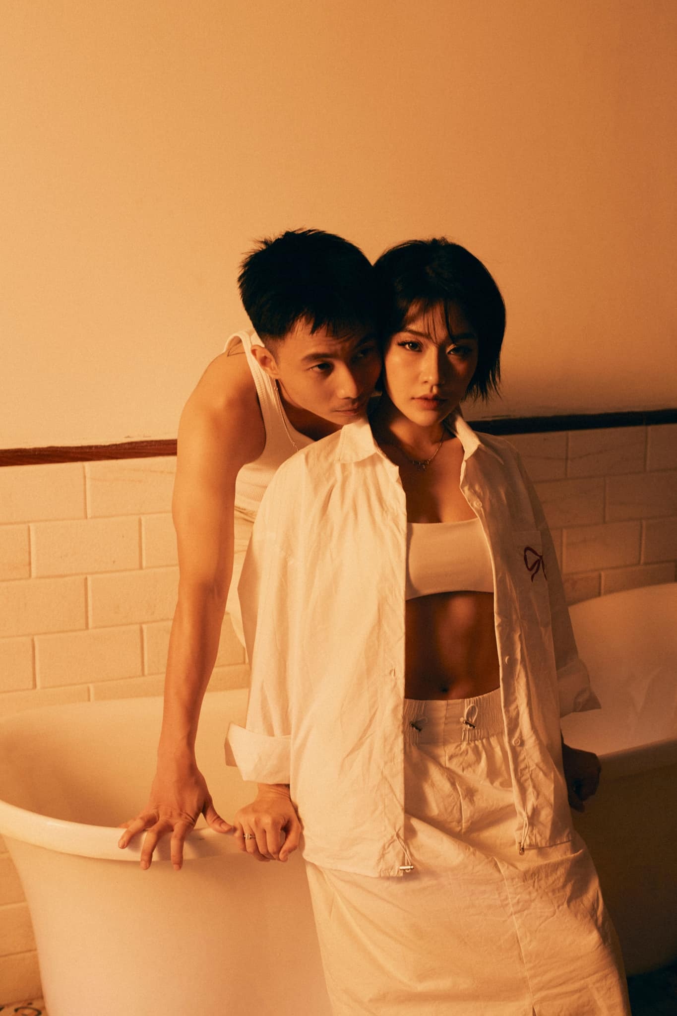 View - Vợ hot girl của Rhymastic: "Mẹ một con" quyến rũ, chăm khoe dáng với bikini | Báo Dân trí