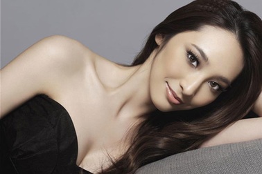 Rộ tin siêu mẫu Ngô Bội Từ bị chồng phản bội 