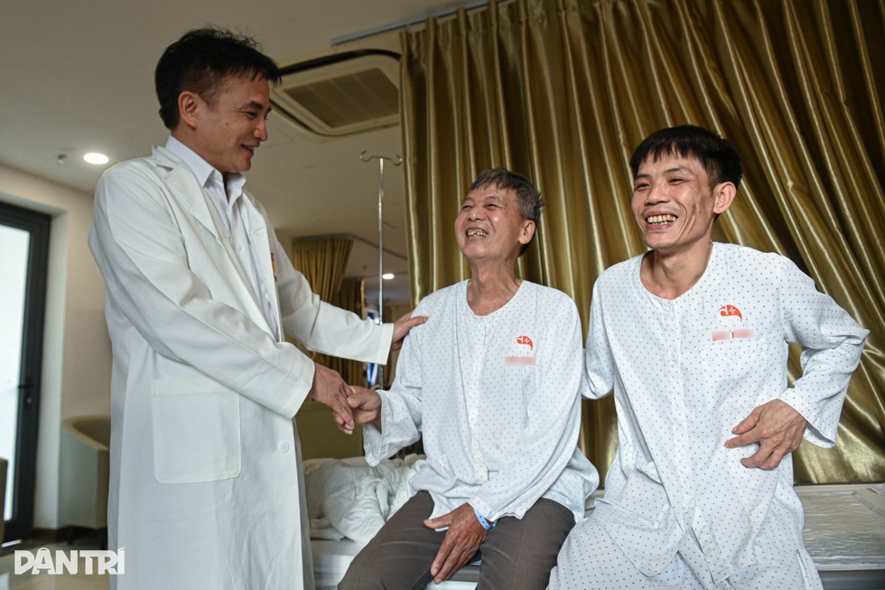 Gặp bác sĩ “bệnh nhân thấy là cười”, xin thôi trưởng khoa để làm lính mổ