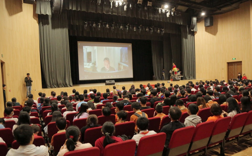 Học sinh hỏi GS Ngô Bảo Châu: Muốn làm lãnh đạo, có cần học giỏi Toán? - 2 Học sinh hỏi GS Ngô Bảo Châu: Muốn làm lãnh đạo, có cần học giỏi Toán? - 2