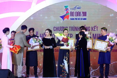 Hơn 100.000 lượt du khách đã đến với Lễ hội Áo dài 2018