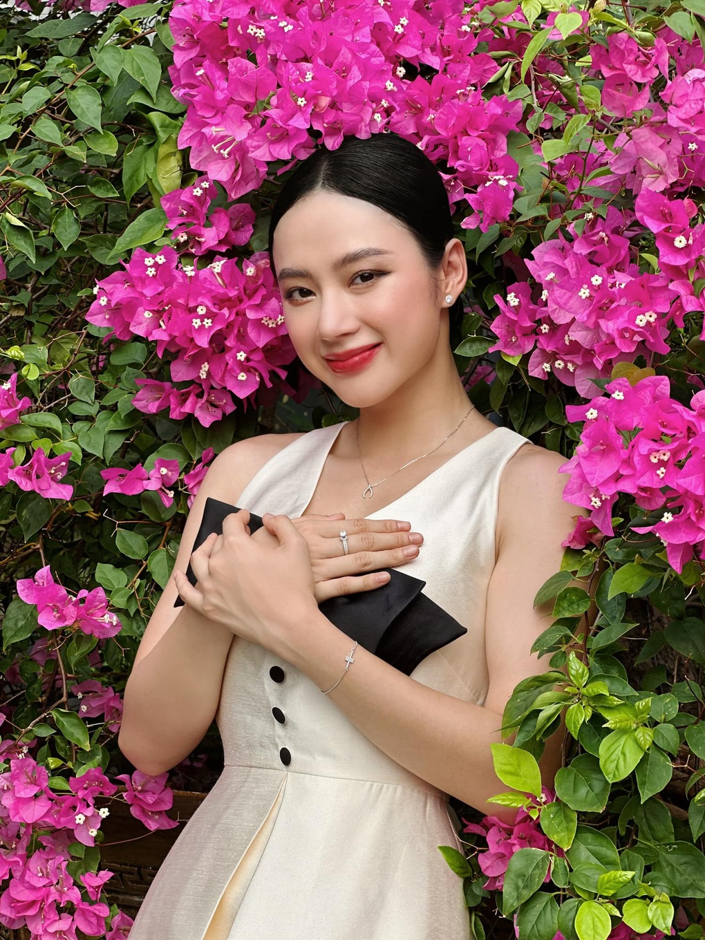 Angela Phương Trinh nhiều năm nâng tạ: Vòng 3 trái đào, cơ bắp cuồn cuộn - 11 Angela Phương Trinh nhiều năm nâng tạ: Vòng 3 trái đào, cơ bắp cuồn cuộn - 11