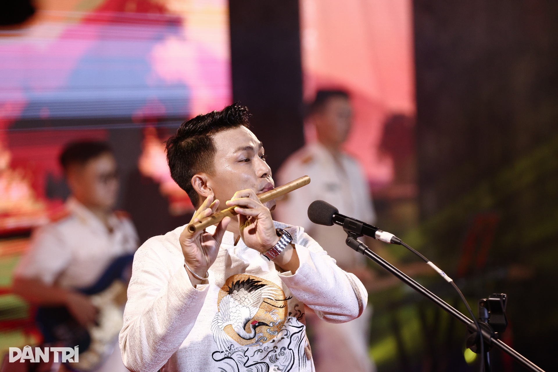 Ấn tượng đêm nhạc giao lưu cán bộ chiến sĩ Cảnh sát cơ động TPHCM - 13 Ấn tượng đêm nhạc giao lưu cán bộ chiến sĩ Cảnh sát cơ động TPHCM - 13