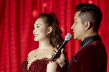 Tuấn Hưng: "Năm qua tôi làm "xe ôm", trông con được vợ trả lương"