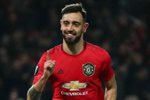 Man Utd tăng lương khủng giữ chân Bruno Fernandes