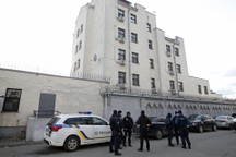 Nga hạ quốc kỳ, sơ tán đại sứ quán ở Ukraine