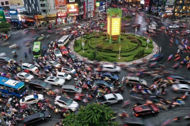 Ngã 6 Công trường Dân chủ được đề xuất xây dựng cầu vượt thép