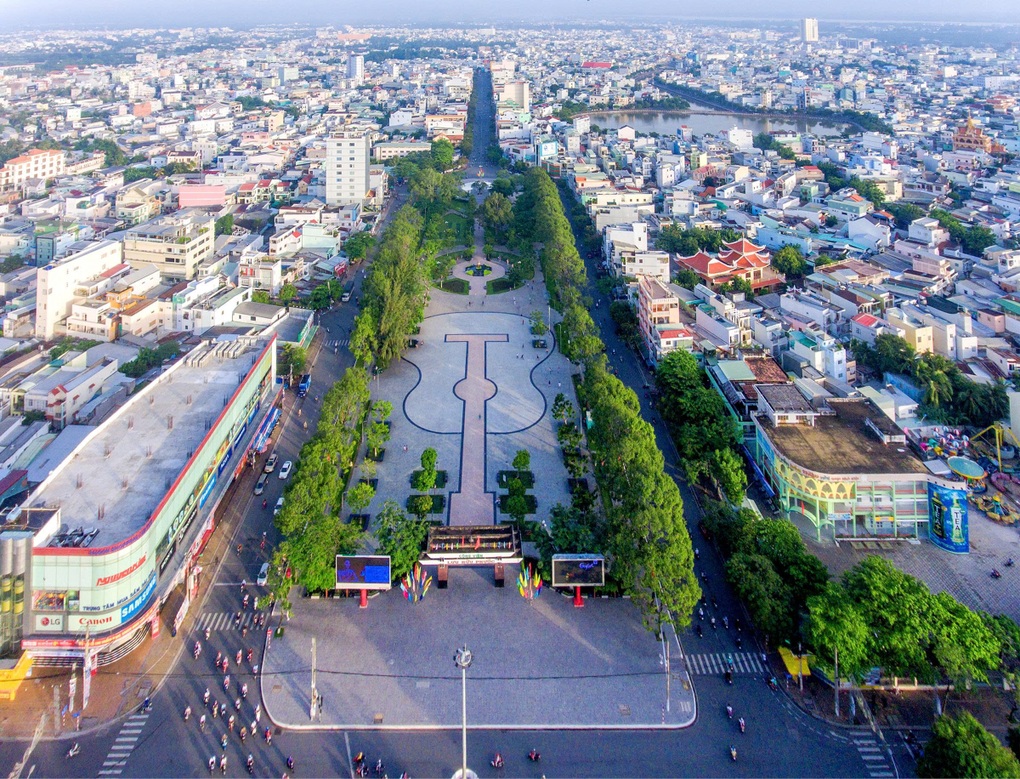 Long Xuyên - “mắt xích” chiến lược, cùng Cần Thơ dẫn dắt kinh tế miền Tây phát triển - 2 Long Xuyên - “mắt xích” chiến lược, cùng Cần Thơ dẫn dắt kinh tế miền Tây phát triển - 2