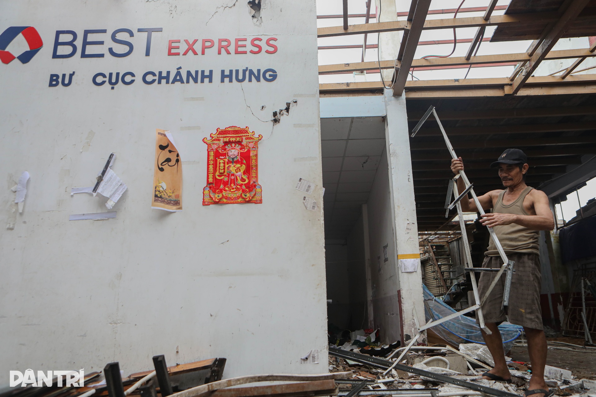 Người dân ven kênh Đôi dỡ nhà, giao mặt bằng cho dự án 7.300 tỷ đồng - 8 Người dân ven kênh Đôi dỡ nhà, giao mặt bằng cho dự án 7.300 tỷ đồng - 8