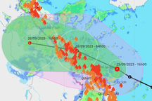 Mưa lớn dồn dập ở miền Trung, áp thấp nhiệt đới đêm nay vào đất liền