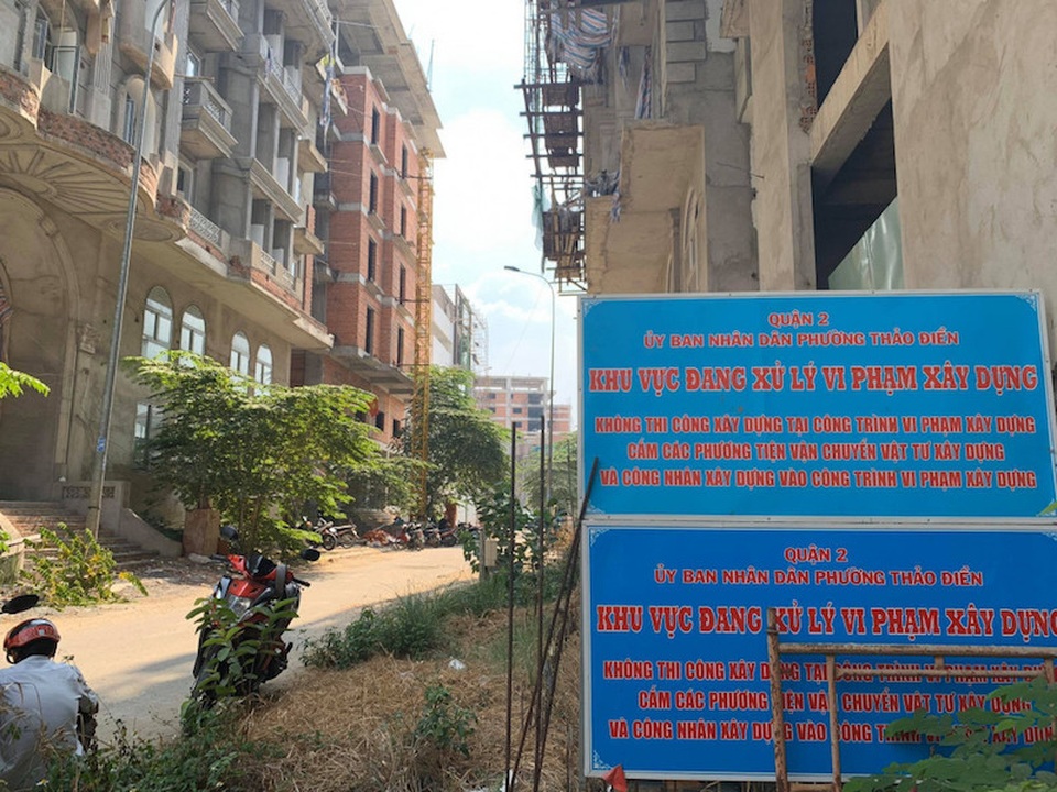TPHCM chỉ đạo cưỡng chế 17 công trình sai phạm tại phố nhà giàu - 1 TPHCM chỉ đạo cưỡng chế 17 công trình sai phạm tại phố nhà giàu - 1