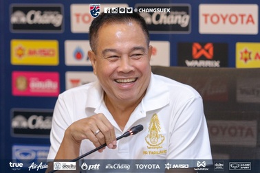 Dính cáo buộc tham nhũng, Chủ tịch LĐBĐ Thái Lan vẫn vững ghế