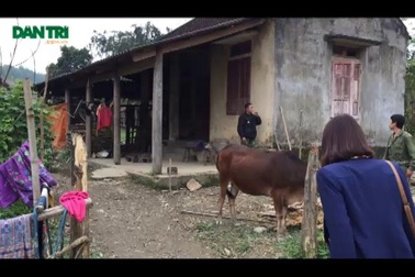 Trao quà bạn đọc đến các hoàn cảnh xứ Nghệ.