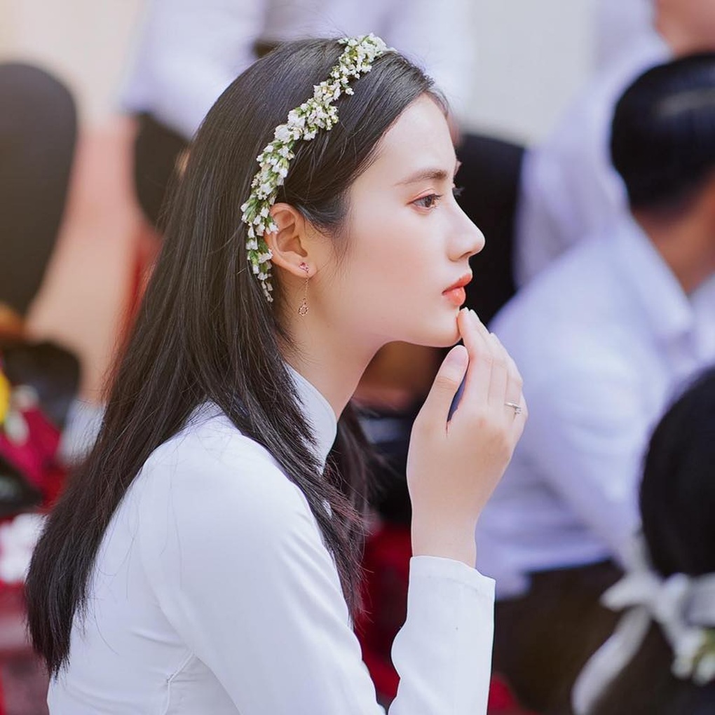 Nhan sắc đời thường Hoa hậu Ý Nhi: Được ví như Đông Nhi, ảnh cấp 3 gây sốt - 10 Nhan sắc đời thường Hoa hậu Ý Nhi: Được ví như Đông Nhi, ảnh cấp 3 gây sốt - 10