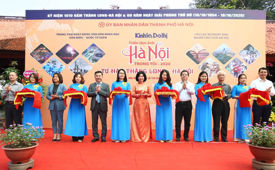 Khai mạc triển lãm “Hà Nội trong tôi” tại Văn Miếu - Quốc Tử Giám - 1 Khai mạc triển lãm “Hà Nội trong tôi” tại Văn Miếu - Quốc Tử Giám - 1