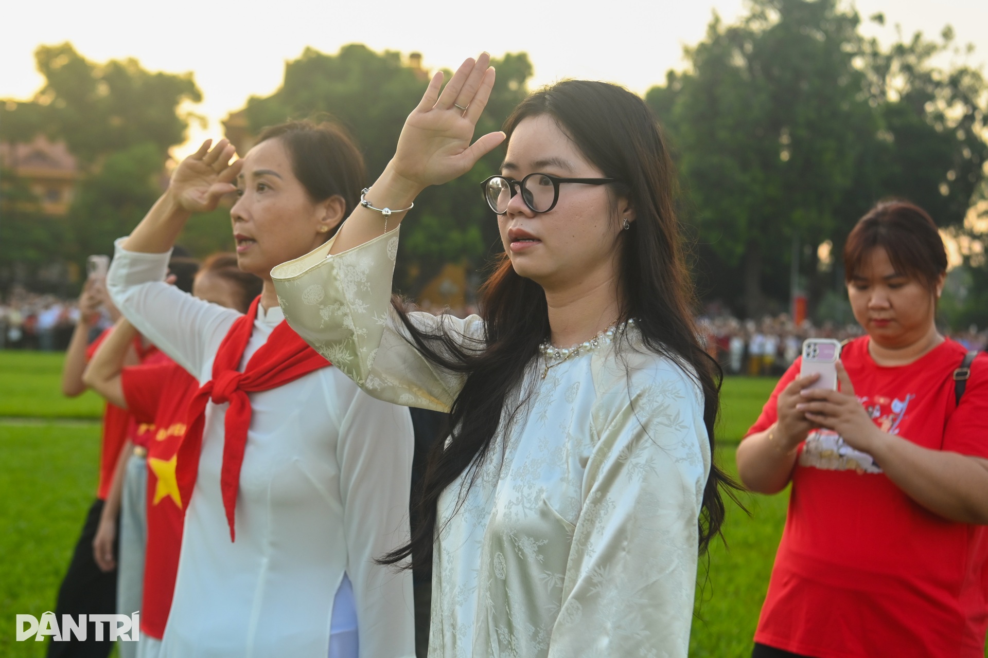 Hàng nghìn người dự Lễ Thượng cờ tại Quảng trường Ba Đình sáng 2/9 - 12