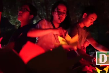 Sông Sài Gòn ngập ánh sáng hoa đăng đêm rằm tháng 7