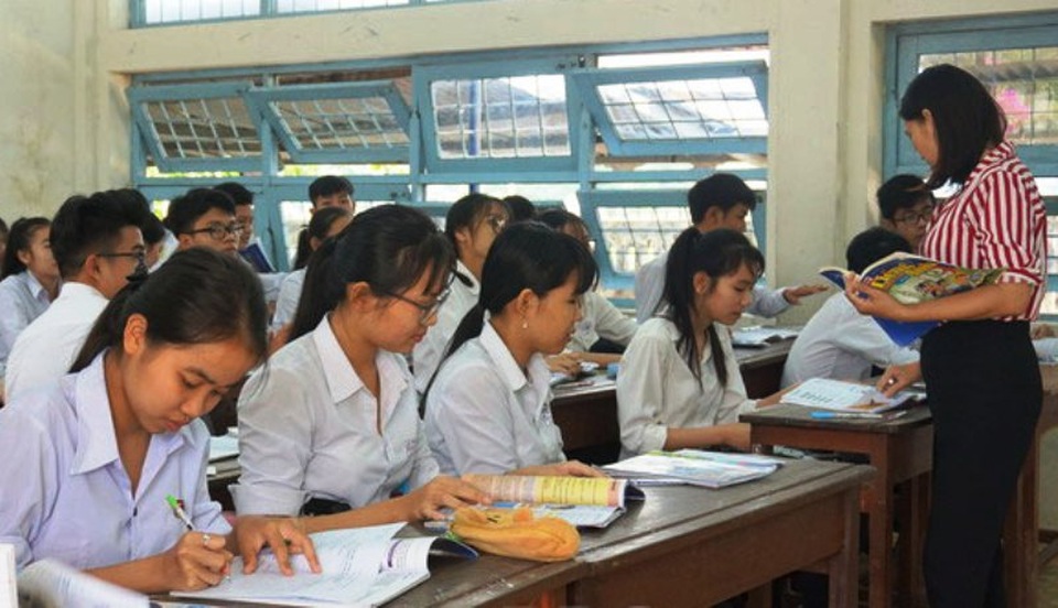 Bình Định: SV, học sinh THPT nghỉ học sau 3 tuần đi học trở lại - 1 Bình Định: SV, học sinh THPT nghỉ học sau 3 tuần đi học trở lại - 1