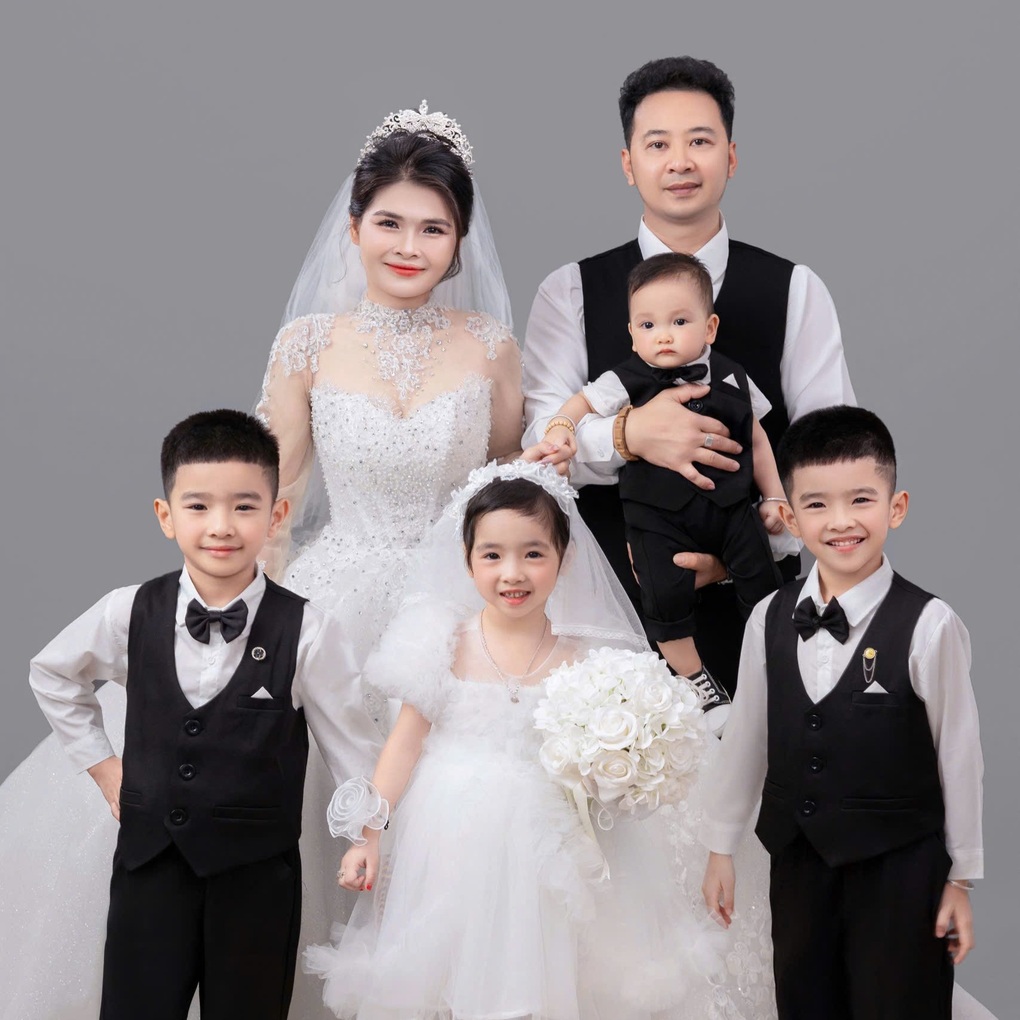 Đám cưới đặc biệt của cô dâu chú rể đã có 5 người con - 2 Đám cưới đặc biệt của cô dâu chú rể đã có 5 người con - 2