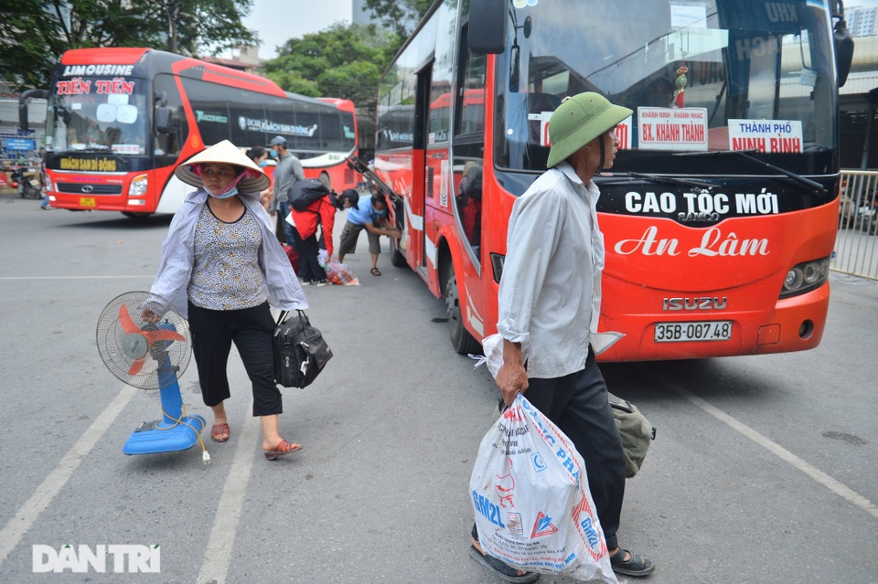 Cửa ngõ Hà Nội bất ngờ vắng vẻ, thông thoáng trong ngày cuối đợt nghỉ lễ - 7 Cửa ngõ Hà Nội bất ngờ vắng vẻ, thông thoáng trong ngày cuối đợt nghỉ lễ - 7