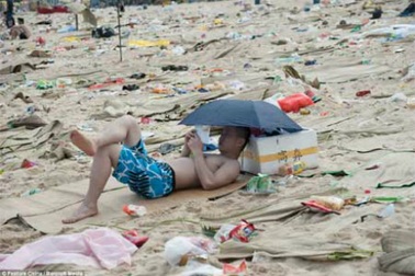 Bãi biển Thâm Quyến thành bãi rác khổng lồ