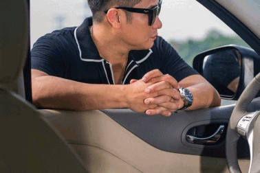 Thực hư chuyện Minh Tiệp “chơi hoang”, bán xế sang tặng vợ mua đồng hồ hiệu