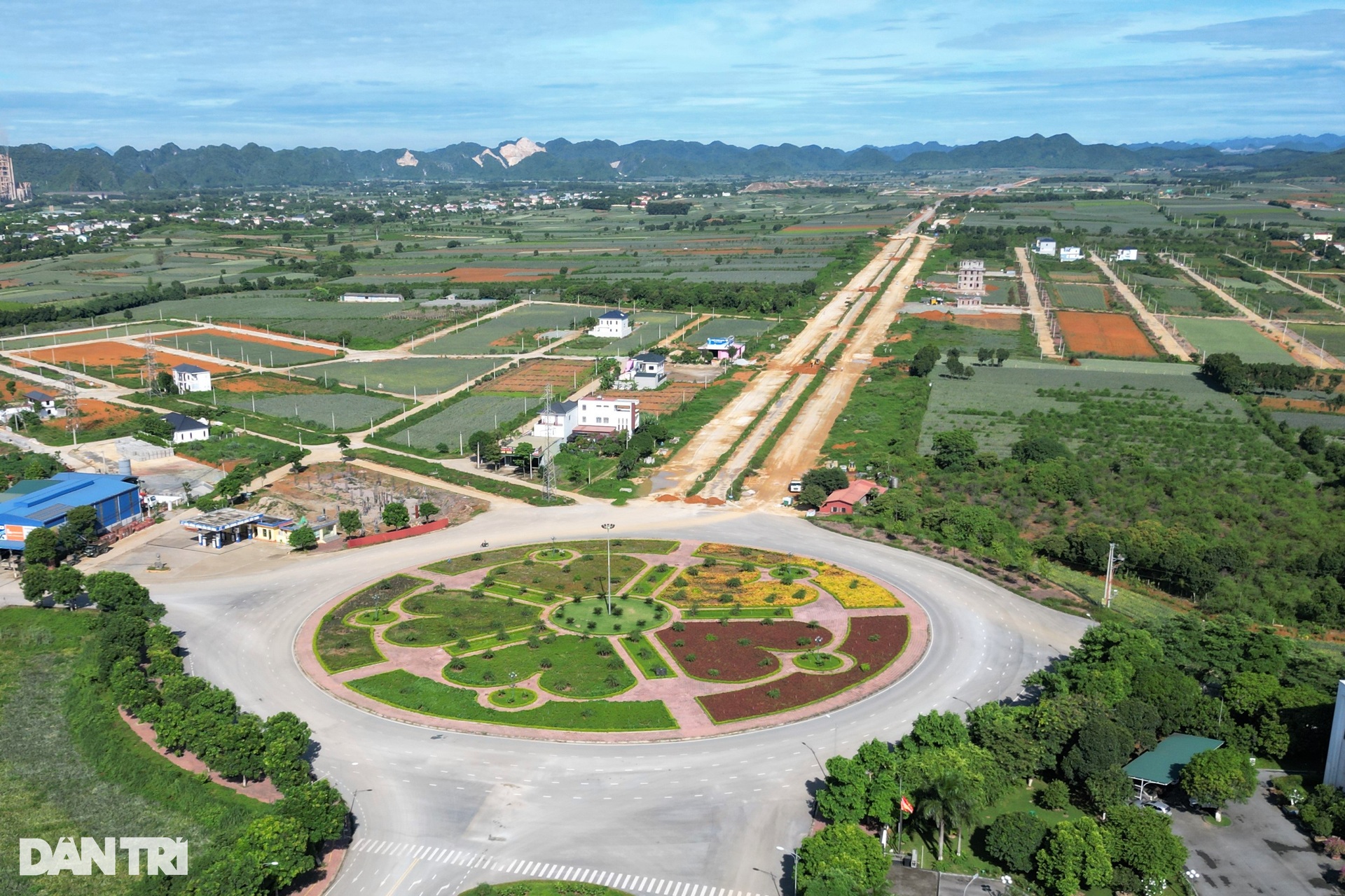 Cận cảnh tuyến đường hơn 20km tiêu tốn gần 2.000 tỷ đồng ở Ninh Bình - 2 Cận cảnh tuyến đường hơn 20km tiêu tốn gần 2.000 tỷ đồng ở Ninh Bình - 2