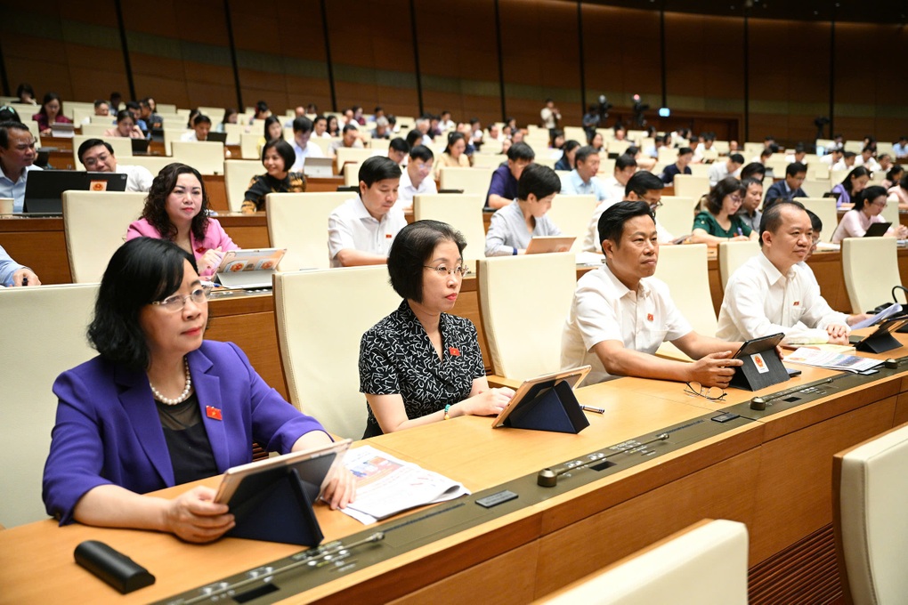 Quốc hội bàn rút ngắn nhiệm kỳ 3 tháng để sớm kiện toàn nhân sự cấp cao - 1 Quốc hội bàn rút ngắn nhiệm kỳ 3 tháng để sớm kiện toàn nhân sự cấp cao - 1