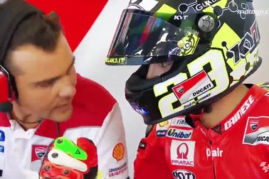 Những hình ảnh nóng bỏng tại MotoGP chặng 10