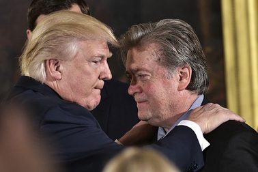 Ông Trump chỉ trích cựu chiến lược gia “mất trí”