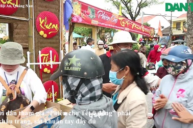 Phiên chợ Tết 0 đồng cho người nghèo tại Hội An