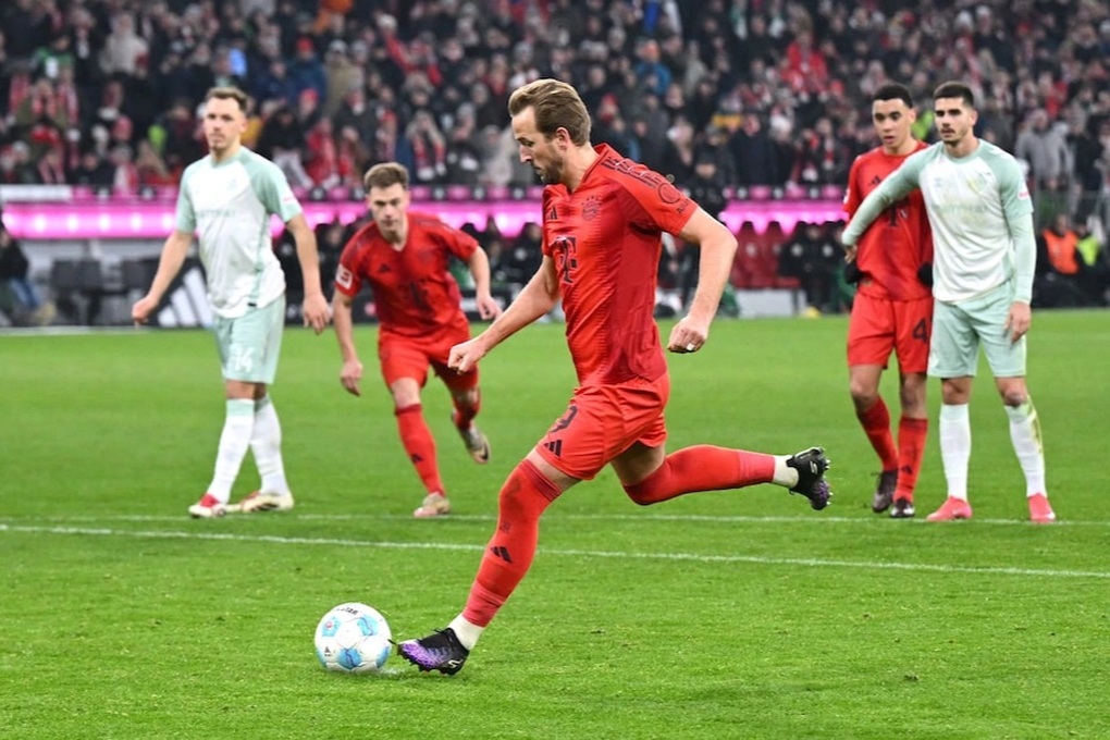 Harry Kane lập cú đúp trên chấm phạt đền giúp Bayern Munich thắng đậm - 2