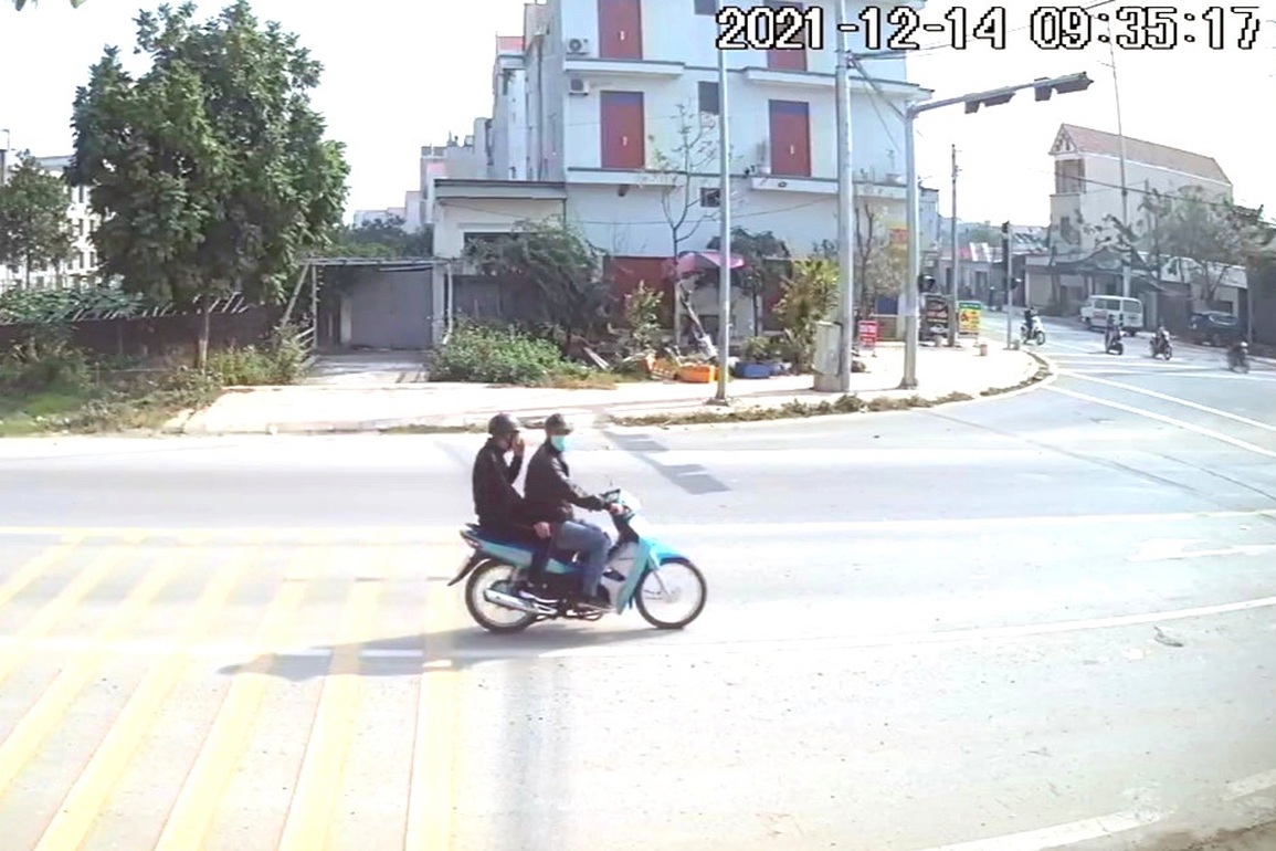 Hà Nội: Bắt giữ 2 tên trộm dùng dao chém công an, bỏ lại xe SH - 2 Hà Nội: Bắt giữ 2 tên trộm dùng dao chém công an, bỏ lại xe SH - 2
