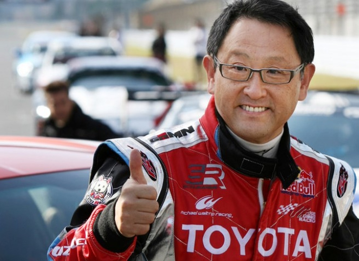 Xem CEO của Toyota thể hiện kỹ năng drift đáng nể - 1 Xem CEO của Toyota thể hiện kỹ năng drift đáng nể - 1