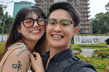 Chuyện tình xuyên biên giới của mẹ 9x hai con và chàng trai Singapore