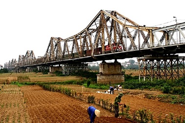 Hà Nội xây cầu đường sắt mới bắc qua sông Hồng