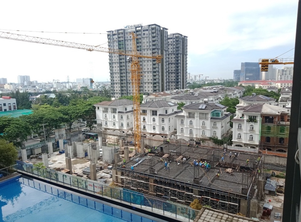 Khan nguồn cung, “đỏ mắt” tìm căn hộ giá bình dân tại khu Nam Sài Gòn - 3 Khan nguồn cung, “đỏ mắt” tìm căn hộ giá bình dân tại khu Nam Sài Gòn - 3