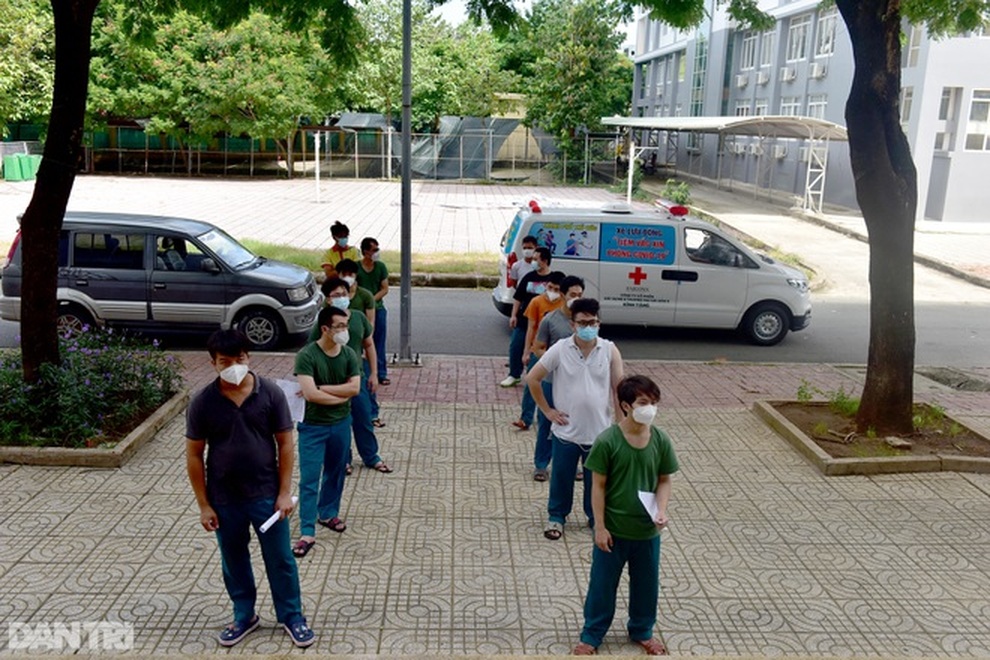 TPHCM ngày 3/8: Chiến lược chống dịch mới đã phát huy hiệu quả - 2 TPHCM ngày 3/8: Chiến lược chống dịch mới đã phát huy hiệu quả - 2