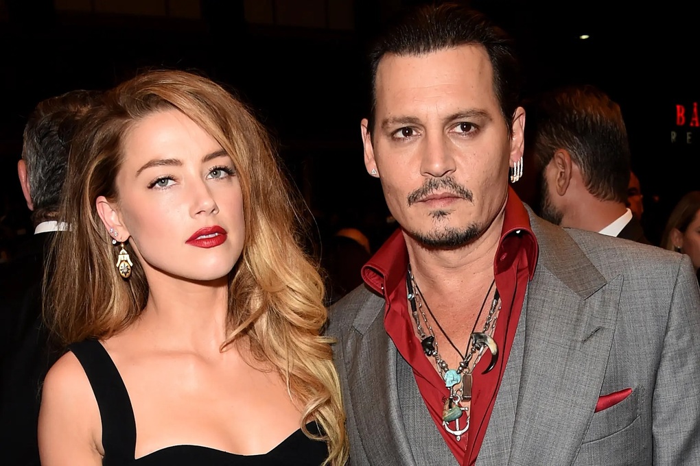 Là tâm điểm chú ý, là nhan sắc đỉnh cao, tại sao Amber Heard... khổ thế? - 4 Là tâm điểm chú ý, là nhan sắc đỉnh cao, tại sao Amber Heard... khổ thế? - 4