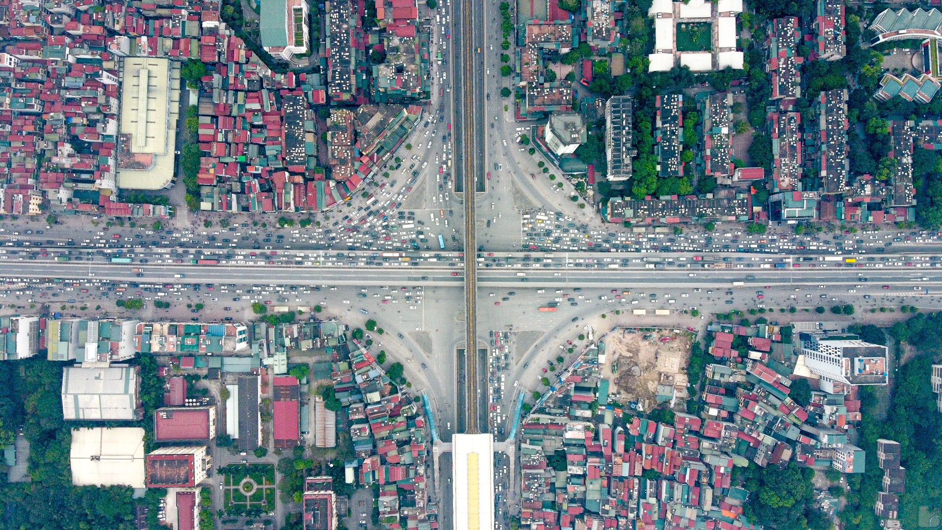 Hà Nội: Hình ảnh ô tô không lối thoát tại đường vành đai 3 trên cao - 1 Hà Nội: Hình ảnh ô tô không lối thoát tại đường vành đai 3 trên cao - 1