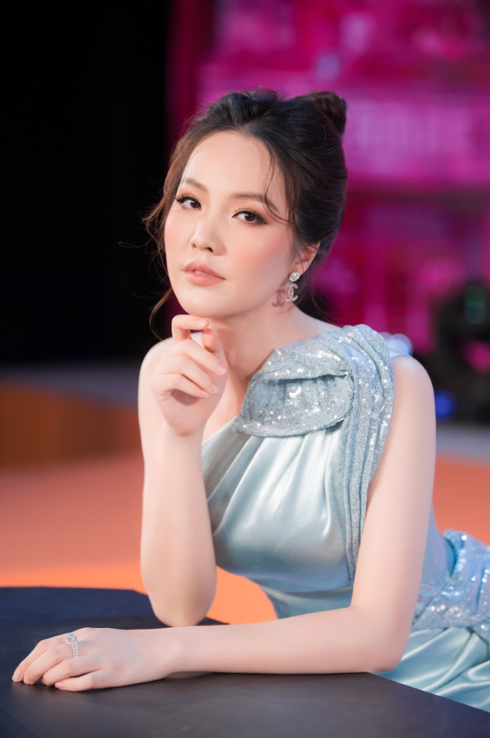 Nhan sắc mặn mà của Á hậu Thụy Vân ở tuổi 35 - 3 Nhan sắc mặn mà của Á hậu Thụy Vân ở tuổi 35 - 3