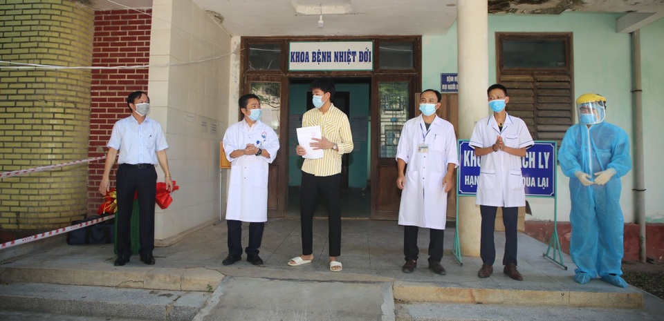 Tiếp tục có thêm nhiều bệnh nhân Covid-19 được xuất viện - 1 Tiếp tục có thêm nhiều bệnh nhân Covid-19 được xuất viện - 1