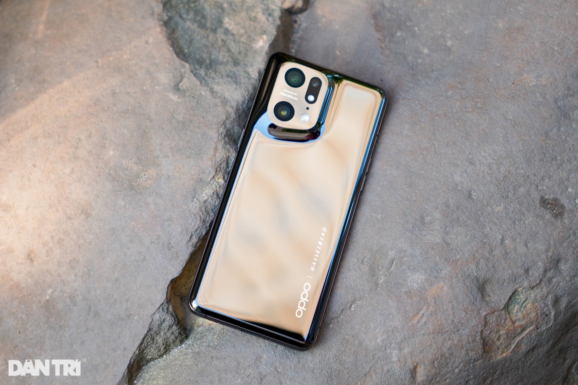 Cận cảnh Oppo Find X5 Pro - Đối thủ của iPhone 13 Pro Max, Galaxy S22 Ultra - 1 Cận cảnh Oppo Find X5 Pro - Đối thủ của iPhone 13 Pro Max, Galaxy S22 Ultra - 1